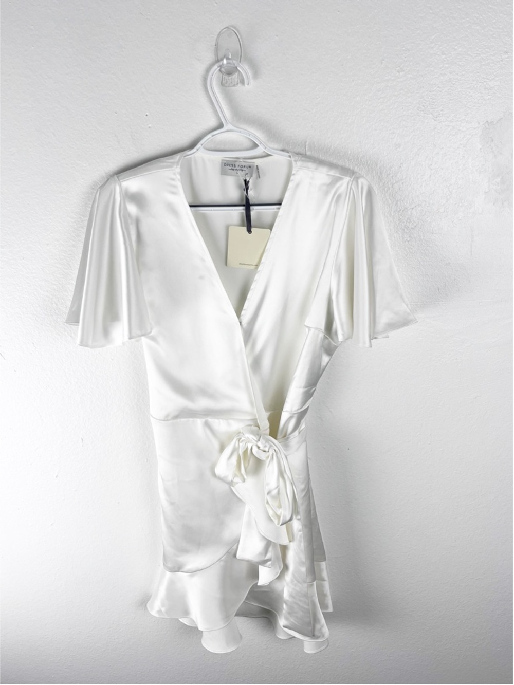 DRESS FORUM Cream Short Sleeves Ruffle Trim True Wrap Dress Large Graduation